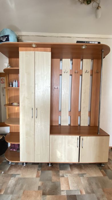 Продам срочно прихожую