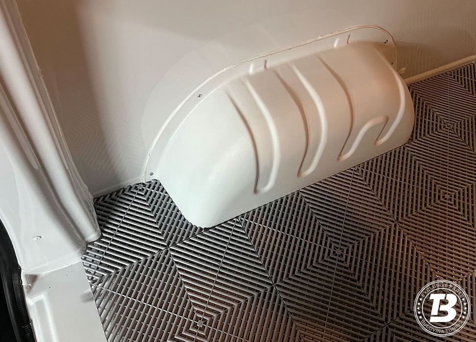 Pardoseala Modulara pentru Garaj si Ateliere Detailing Masina Frigorifica