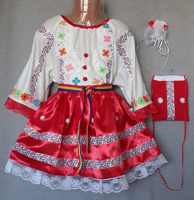 Costum popular pentru copii marimea 3 (4-5-6 ani) 235 lei