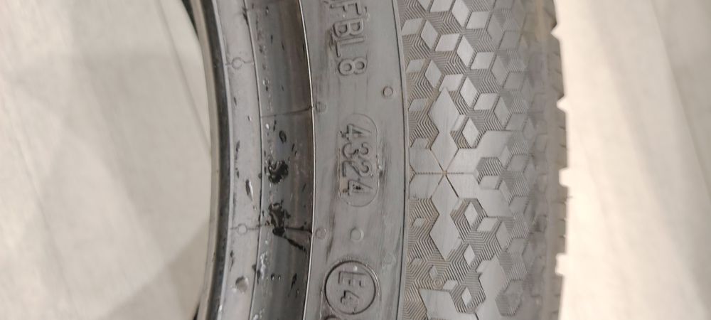 235 55 R18 Continental winter TS870