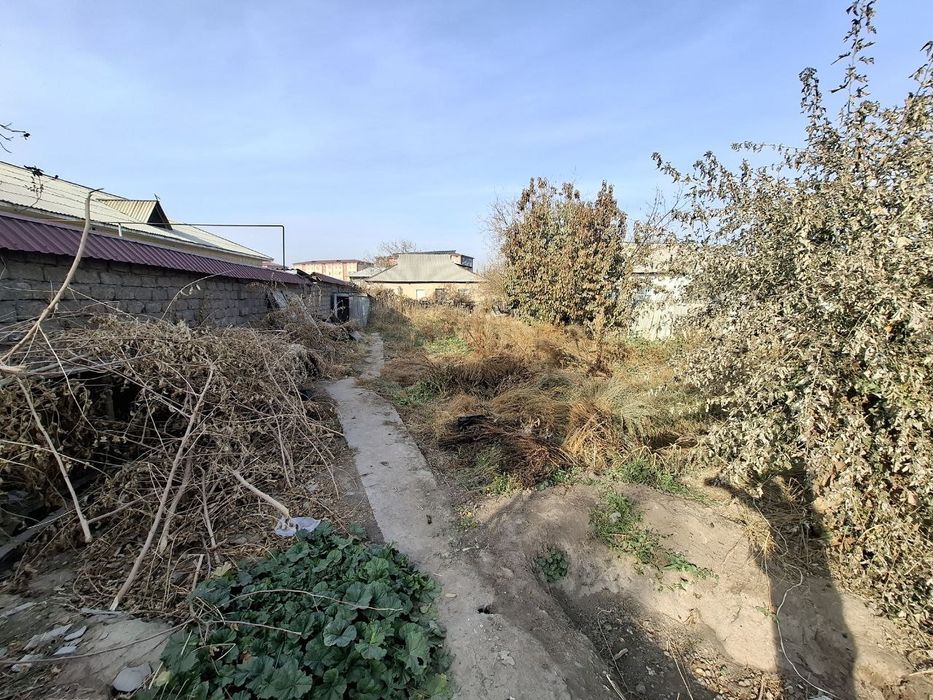 Ховли ер сотилади