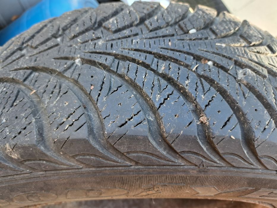 Vand anvelope de iarnă