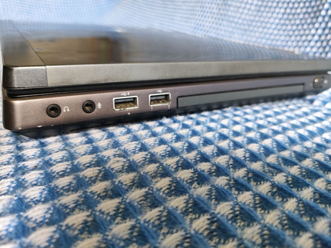 HP 8760w Dreamcolor