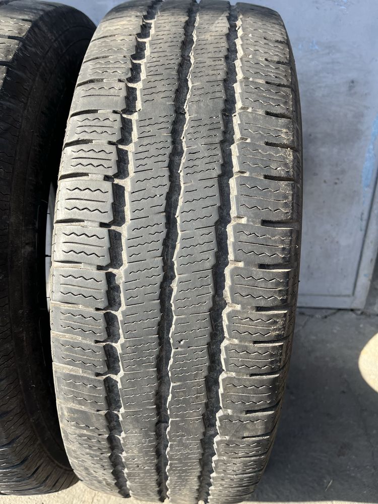 2 бр. зимни гуми за бус 215/70/15C GT Radial DOT 1419 5,5-6 mm