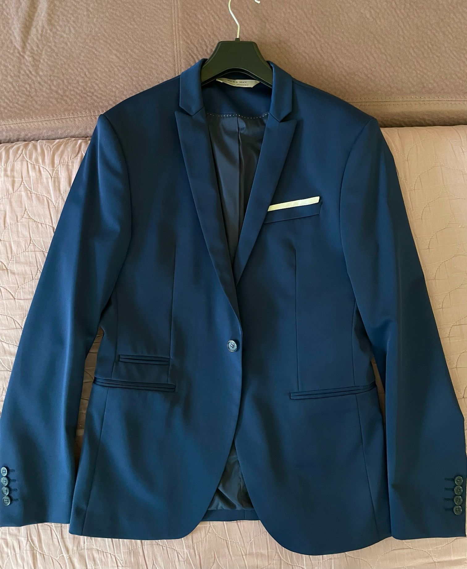 Официален мъжки костюм от Zara, комплект