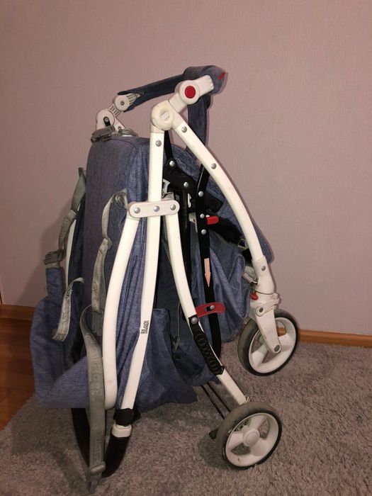 Коляска прогулочная Quatro Lion