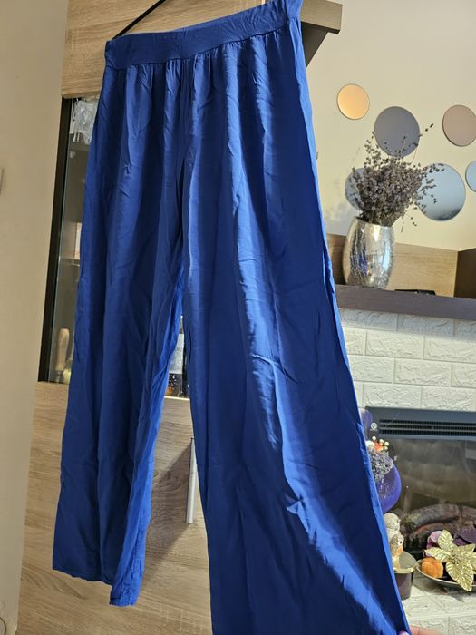 Pantaloni largi eleganti