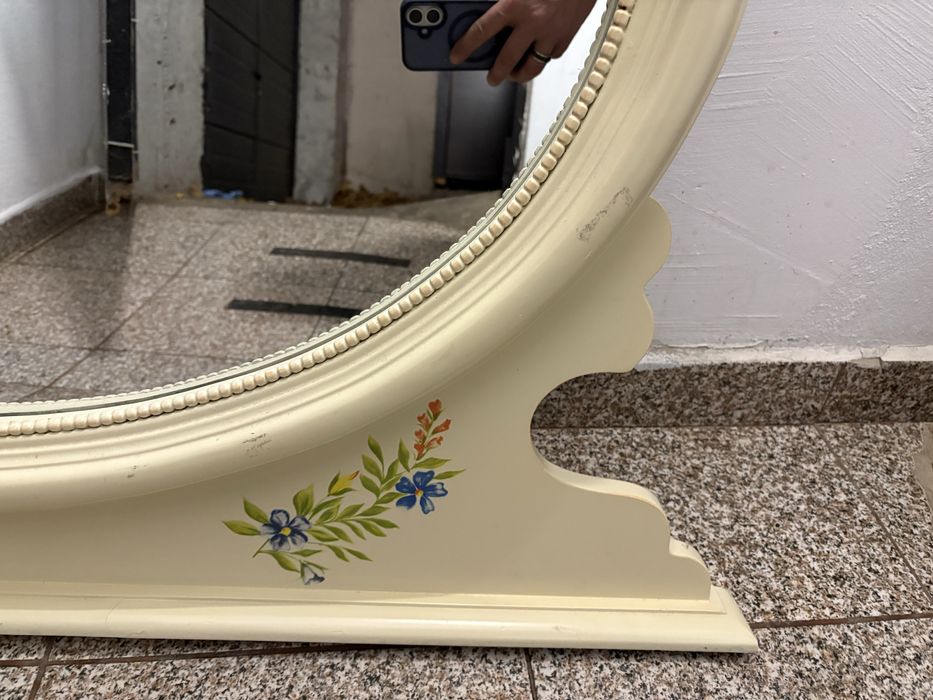 Vand oglinda  200 lei