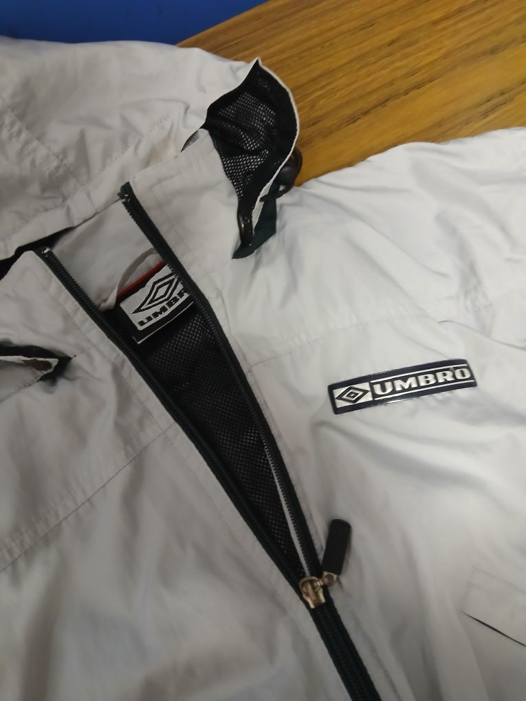Тънко яке UMBRO,
