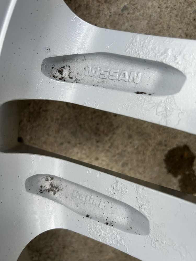 Джанти с гуми Nissan 17цола