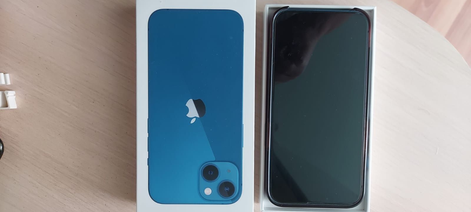 Продам Iphone 13