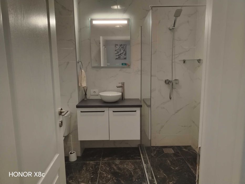 Apartament cu o camera în bloc nou