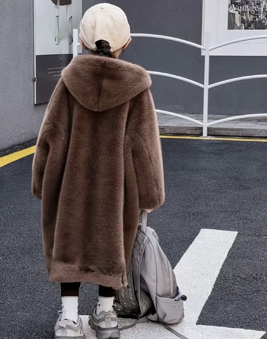 Палто от изкуствен косъм