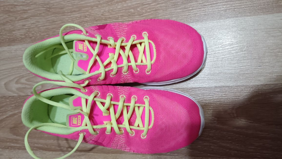 Дамски/ детски Маратонки Nike 36.5