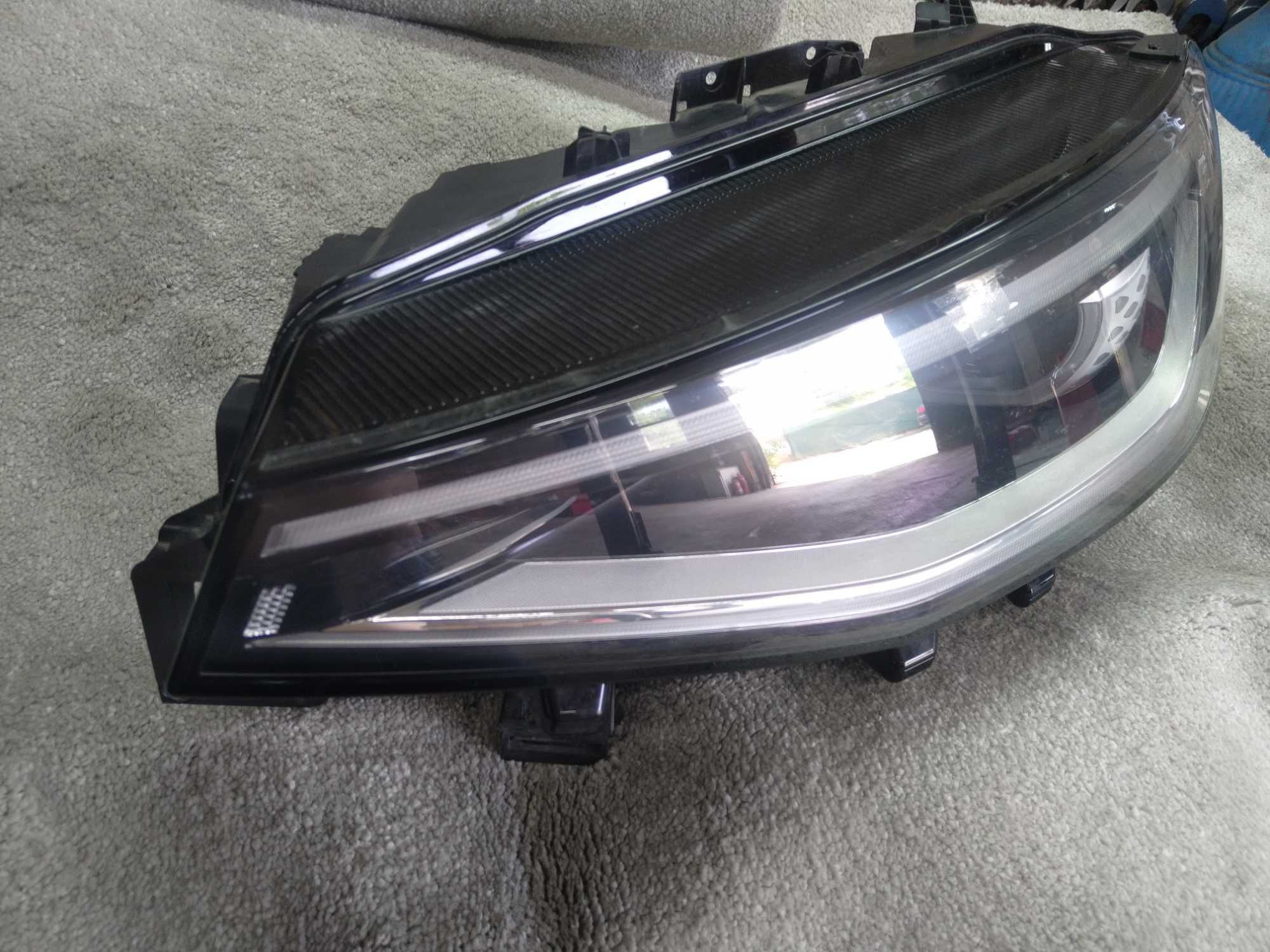 Ляв фар VW ID4 ID5 2023 година.
