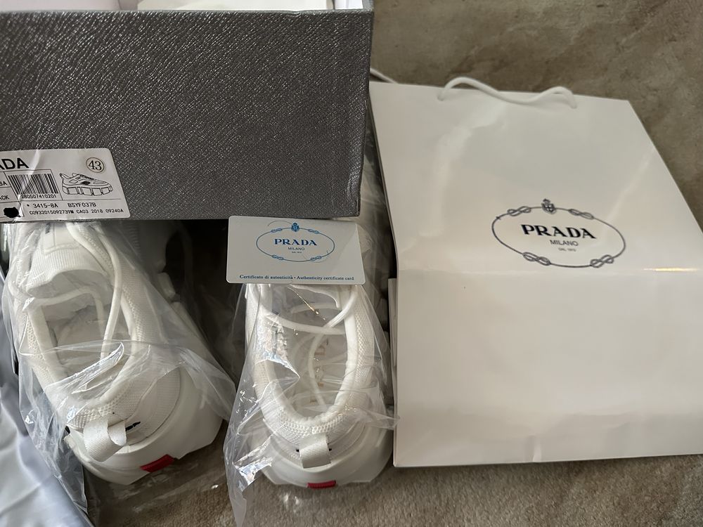 Обувки Prada мъжки спешно
