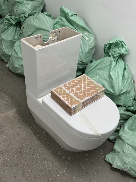 Унитаз в хорошем состояние