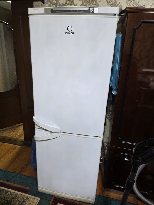 Холодильник  индезит