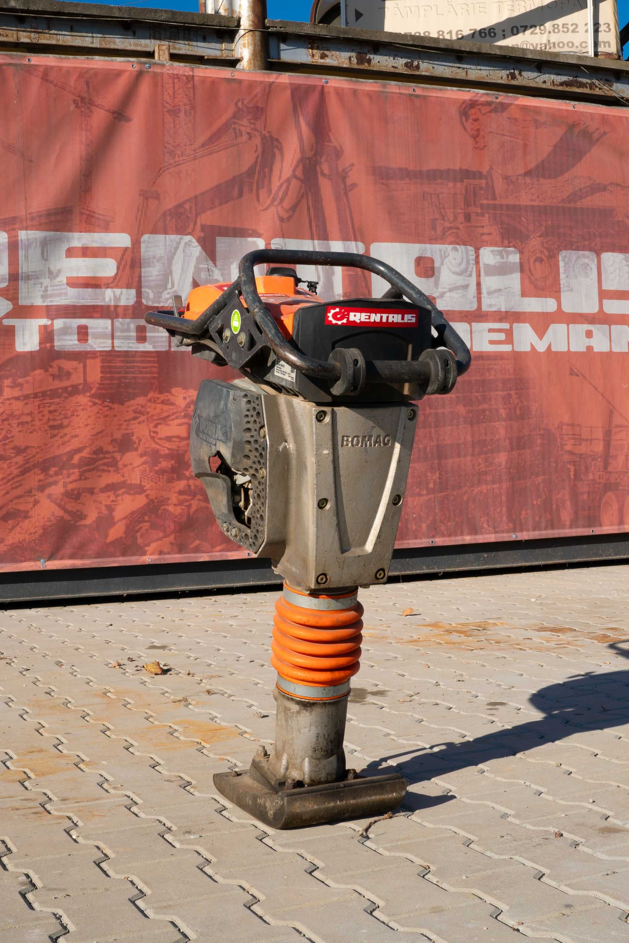 Inchiriem mai compactor
