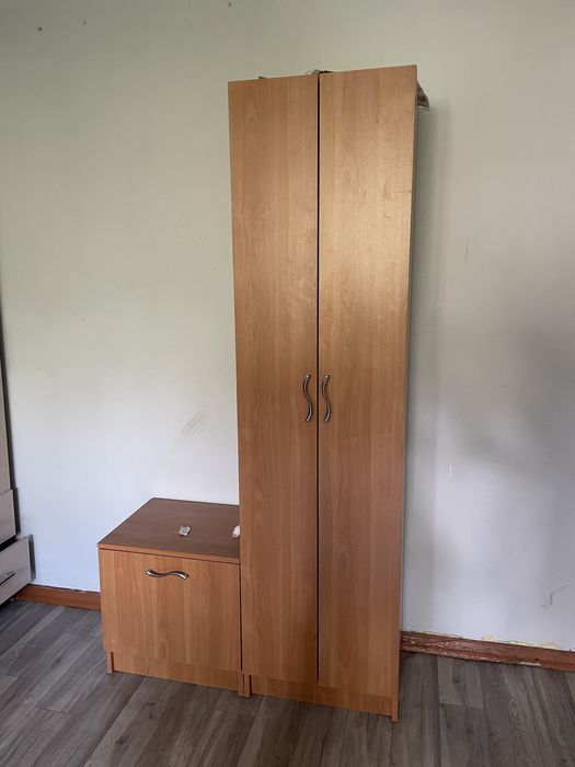 Срочно прододаем!!! Прихожный шкаф.