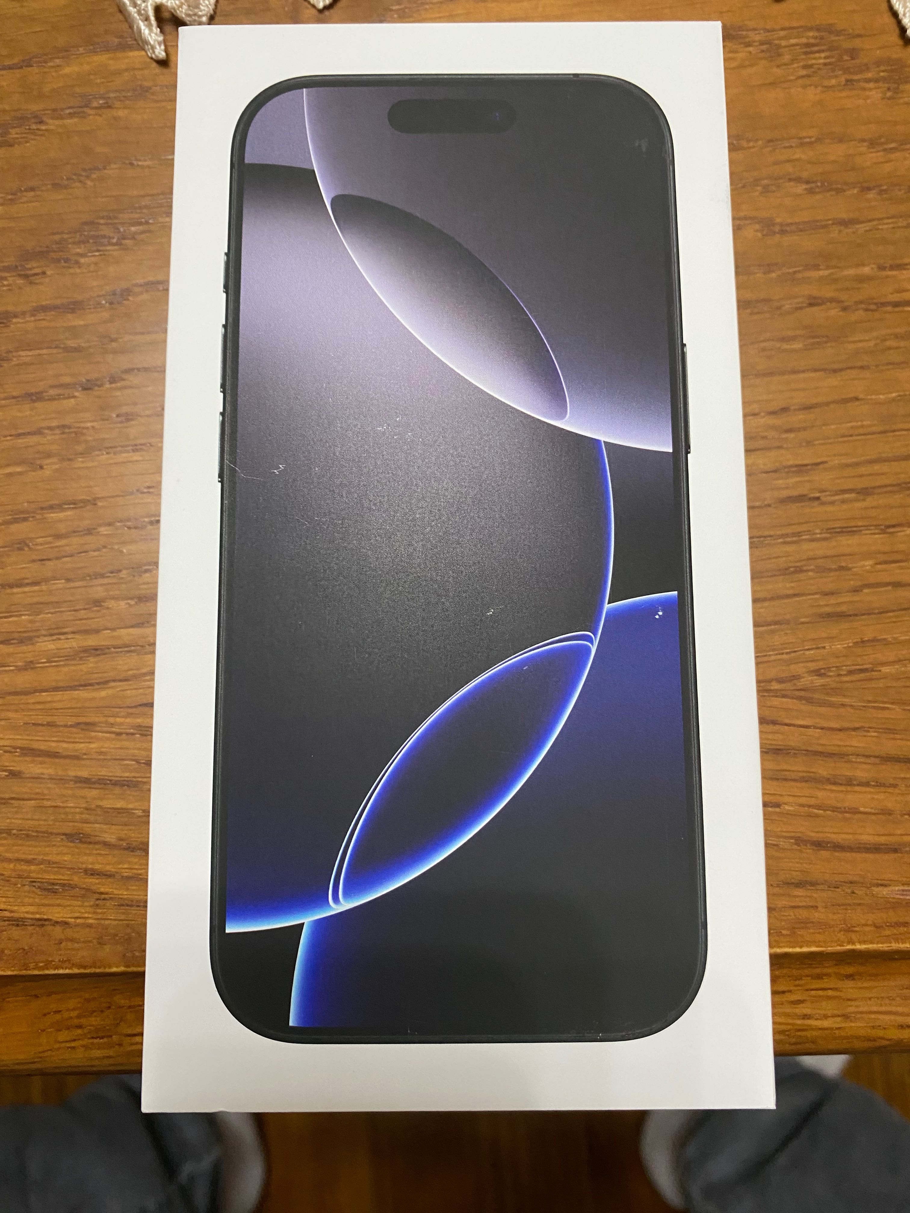 iPhone 16 pro 512GB black titanium