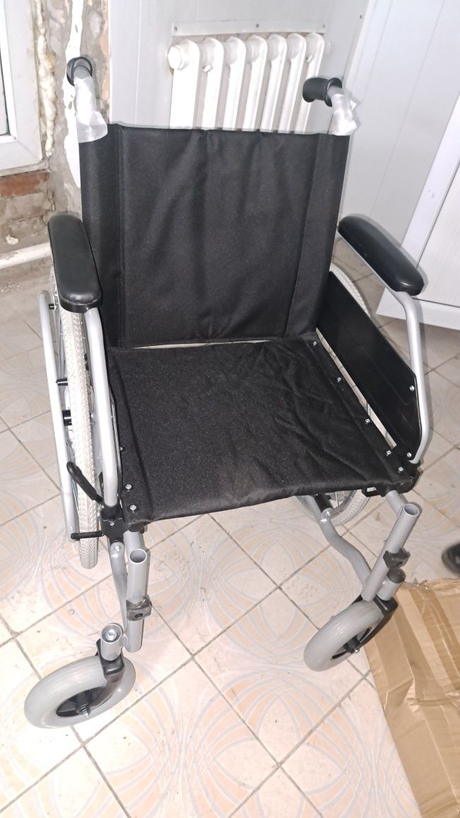 Продам инвалидый коляска новый