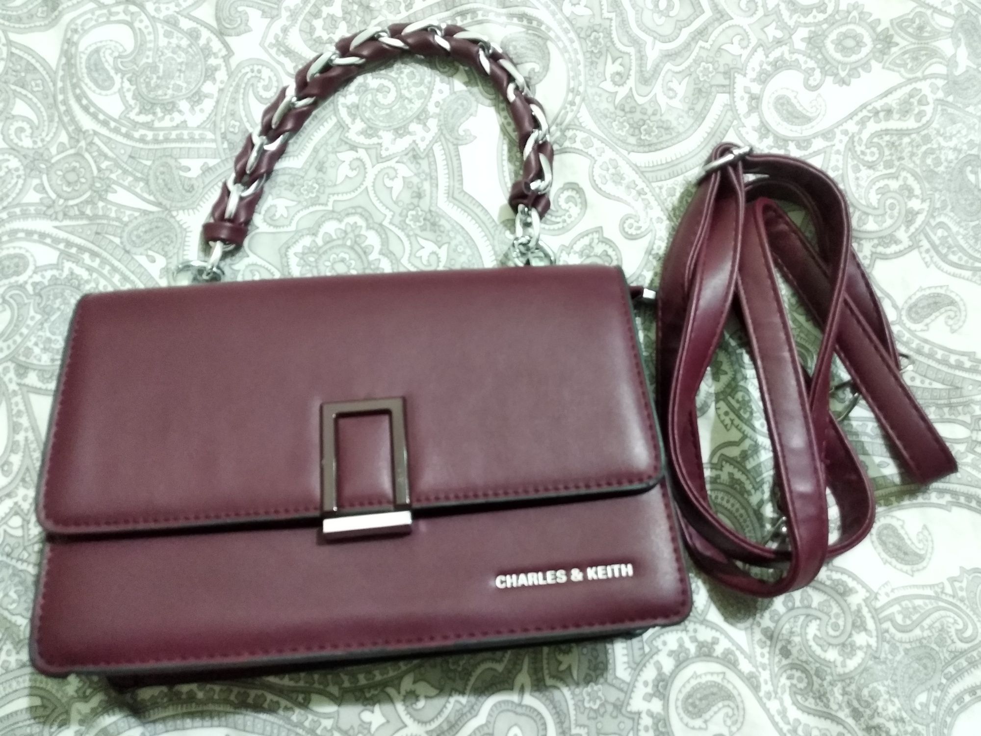 Сумка от Charles & Keith