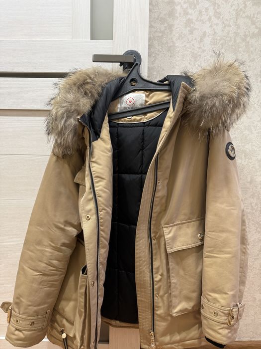 Продам куртку женскую