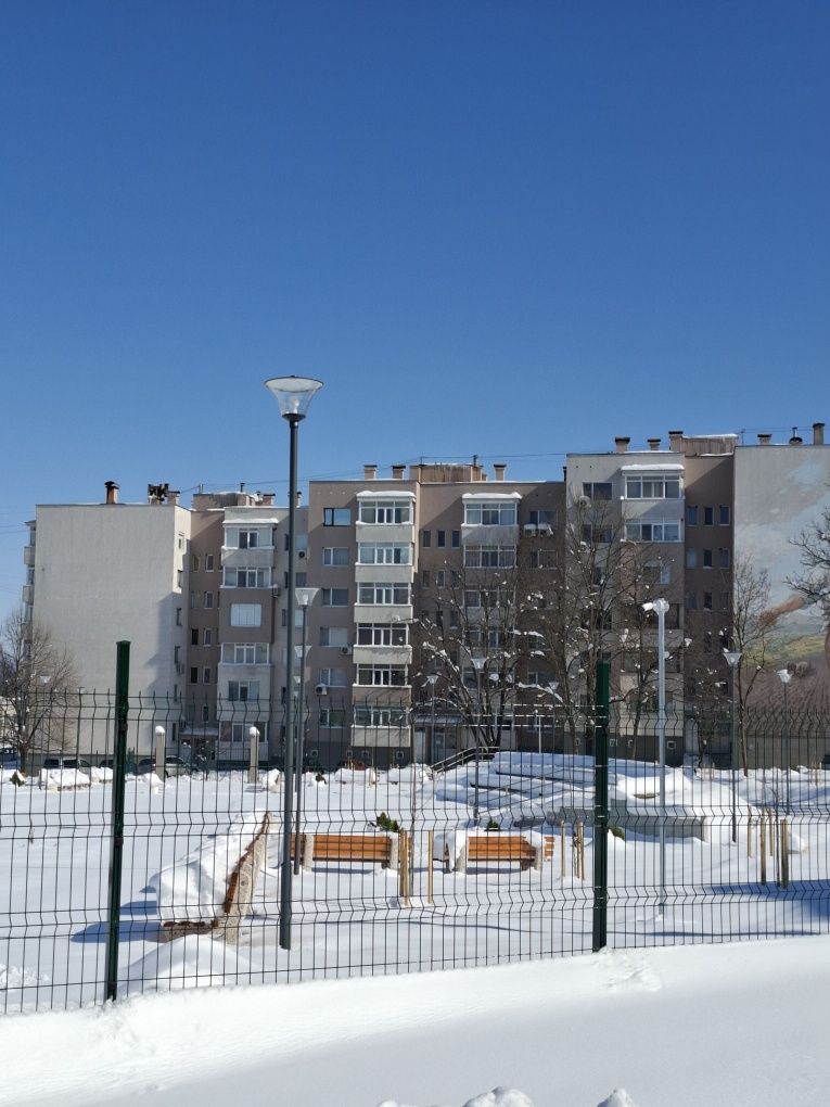 Продаваме гарсониера в гр Смядово 41  кв.м- саниран блок 6 ет.