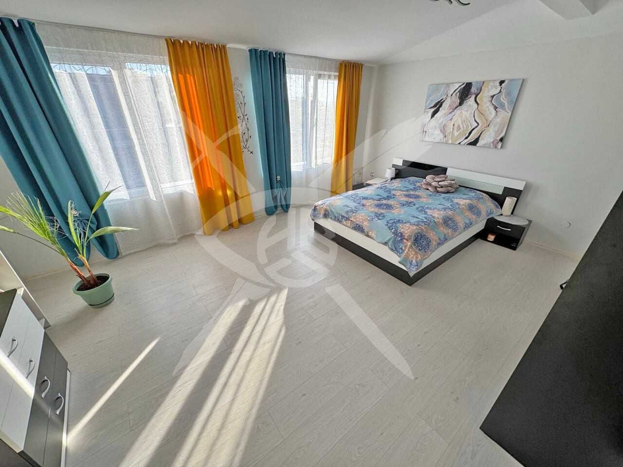 Продава се Тристаен апартамент в к.к. Слънчев бряг - 96 кв.м за 1146 €/кв.м - Снимка #3