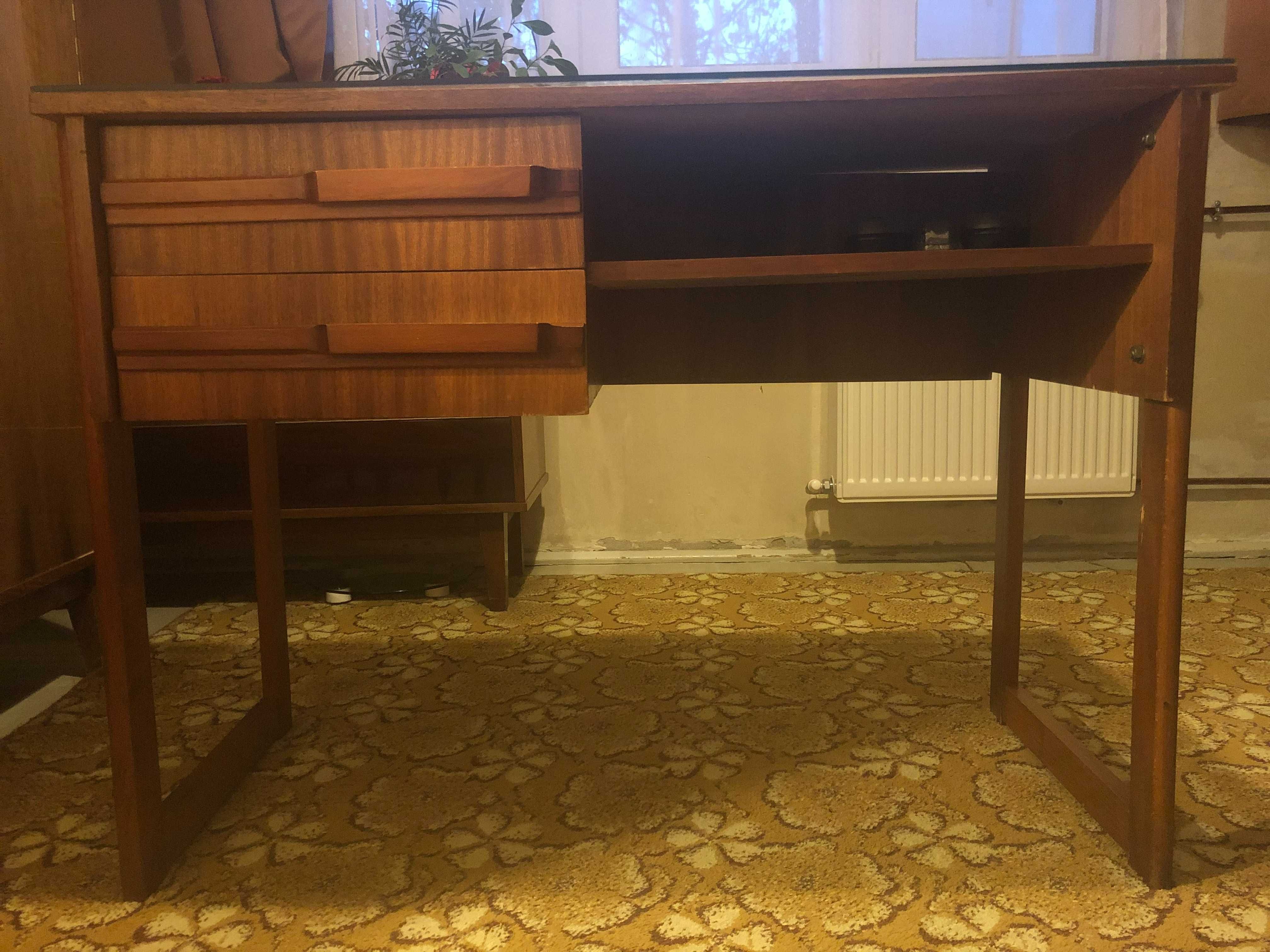 De vanzare birou lemn stare impecabila, romanesc, vintage