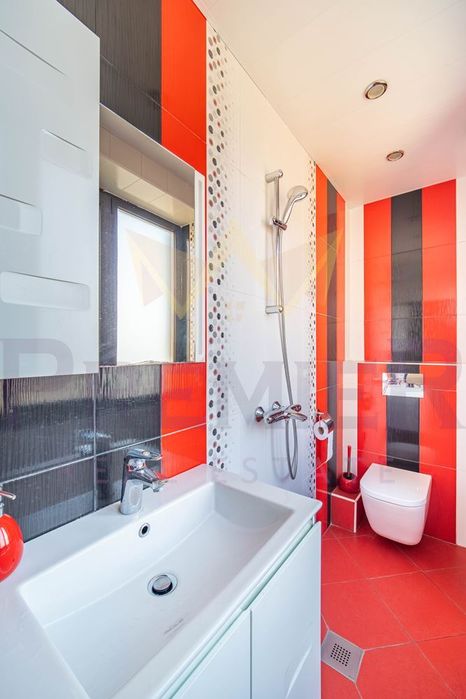 Продава се Тристаен апартамент в Варна, Център - 84 кв.м за 2596 €/кв.м - Снимка #9