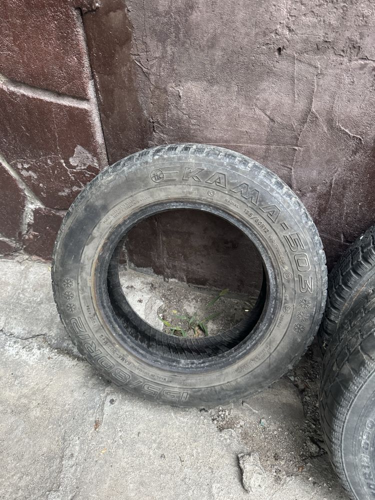 Продам шины с дисками R12