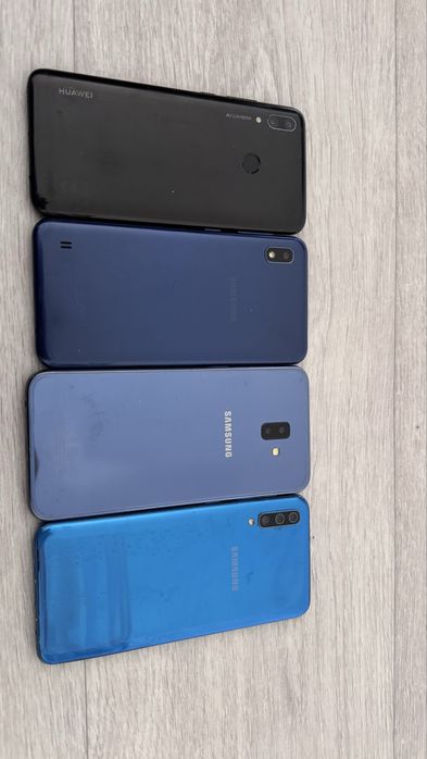 Телефоны, 4 штуки