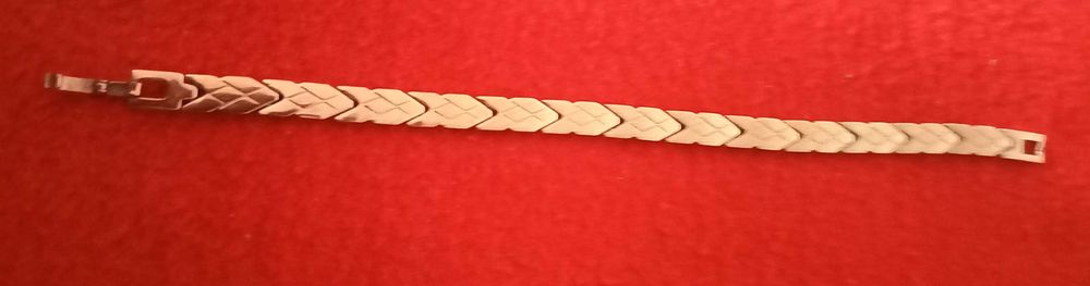 Vând brățarI, inelele ETC.