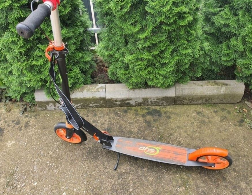 Trotinetă copiii și adulți