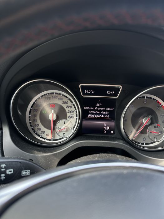 Vand Mercedes Benz GLA 200d AMG 4Matic