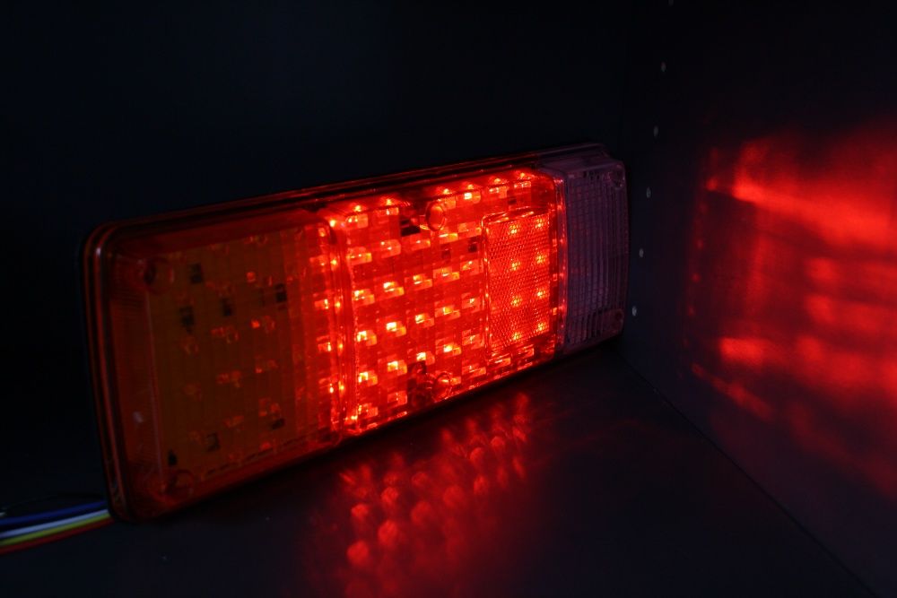 Комплект ЛЕД LED диодни стопове за каравана , платформа , ремарме , БУ