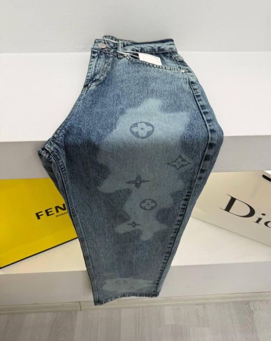 Уникални модели дамски дънки.