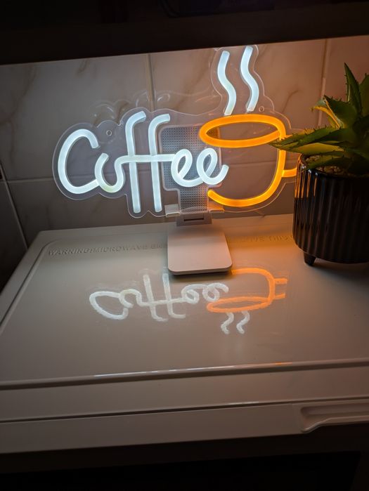 Decorațiune led Coffe 65 lei și Statie meteo wireless 70 lei