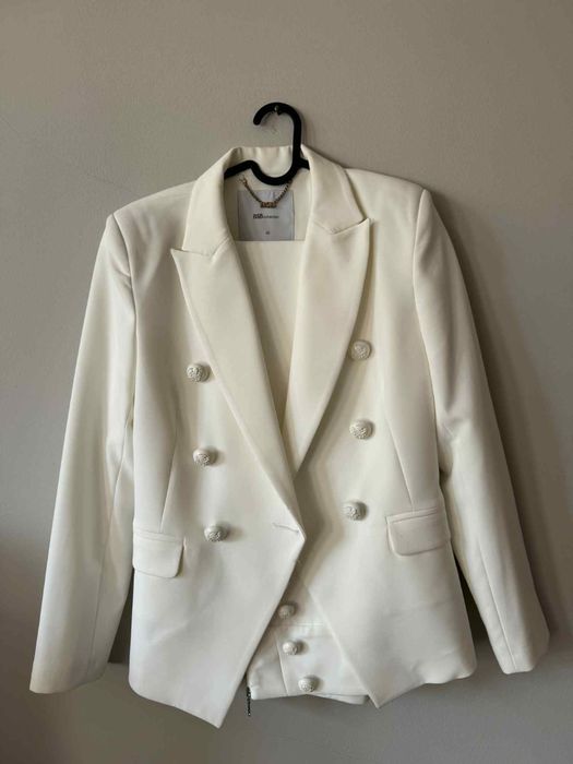 BSB костюм млечно бял