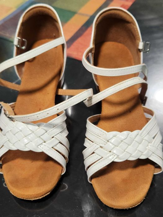 Обувки за танци бели-балеринки номер 30