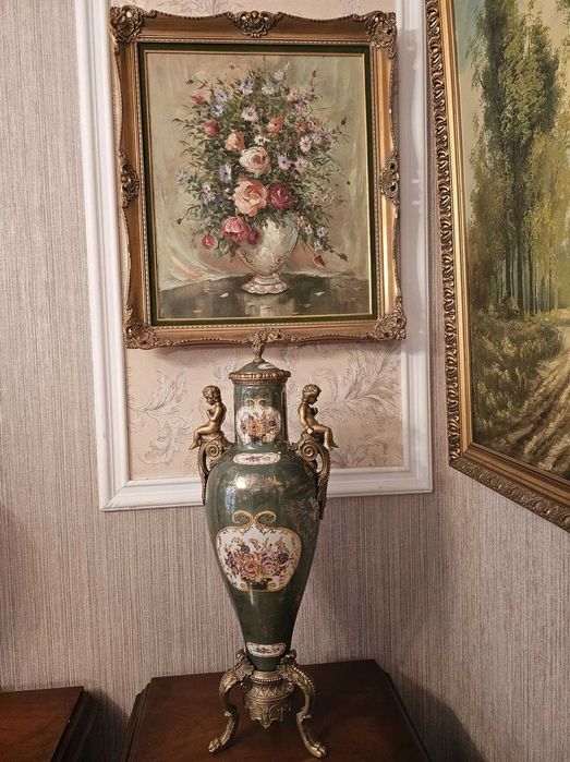 Vază decorativă elegantă,