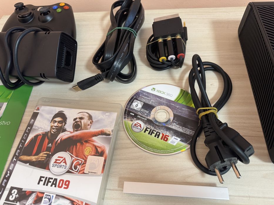 XBOX 360 500GB с две игри