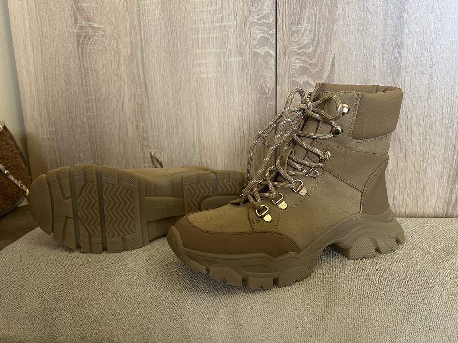 Нови дамски обувки 38н