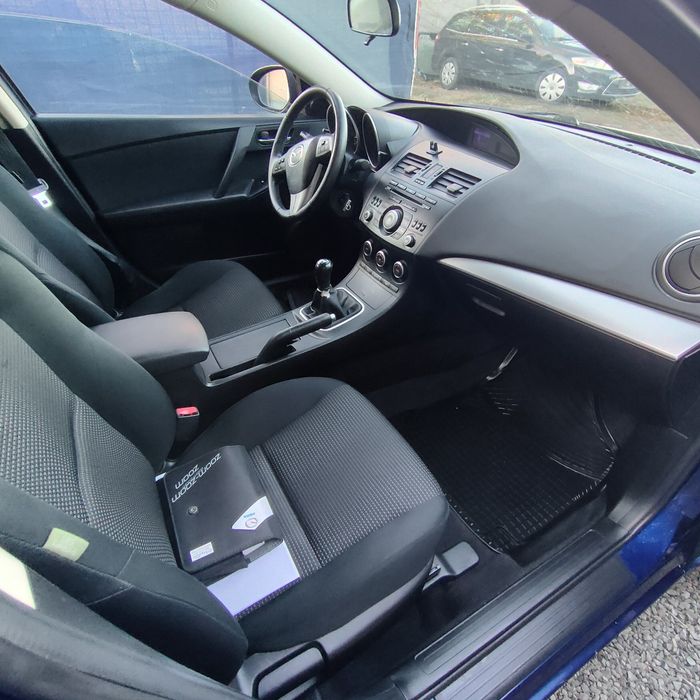 Mazda 3 benzina 1.6 2015 perfecta stare ieftin  GARANȚIE