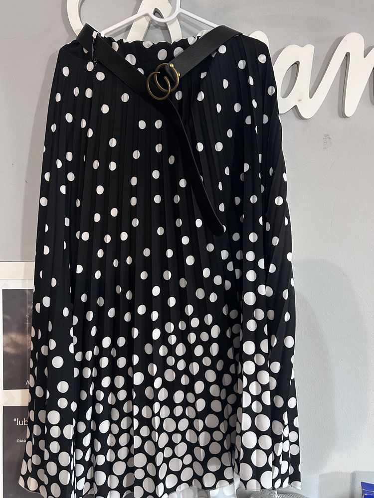 Fusta maxi cu buline