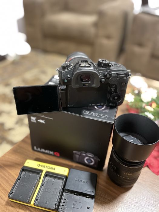 Panasonic Lumix Gh5 + 16mm f1.4 + Panasonic 45-200