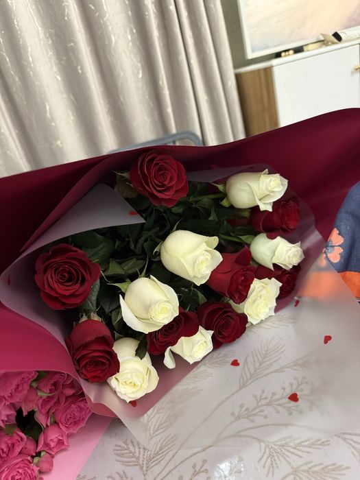 Цветы свежый очень красивый отдам не дорого. Только что подарили.