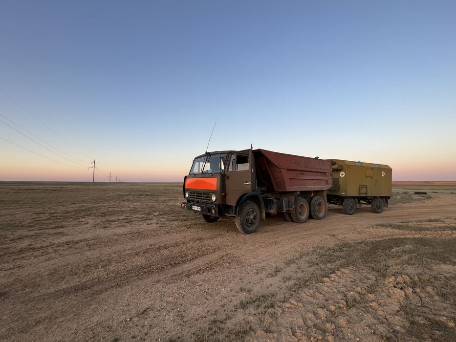 Самосвал камаз.